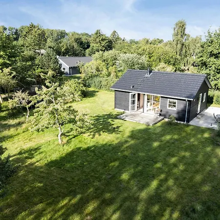 Family-friendly For Play And Relaxation *